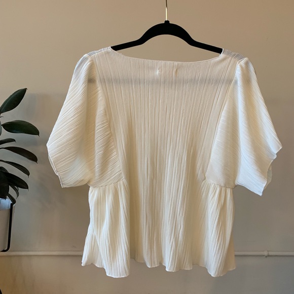 Cream Textured Blouse - Picture 4 of 4
